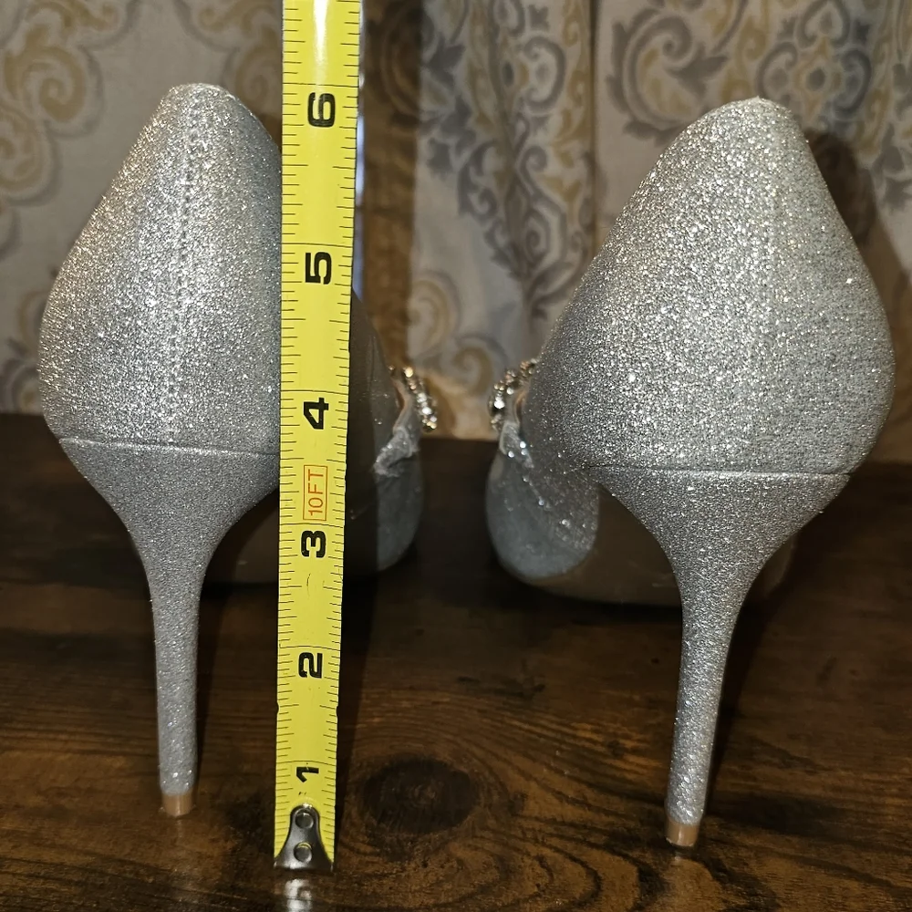 Elegant Silver Women's Shoes with Rhinestone Strap - Picture 5 of 10